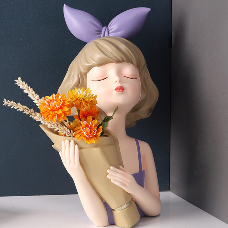 Bow Girl Bouquet Resin Decoration